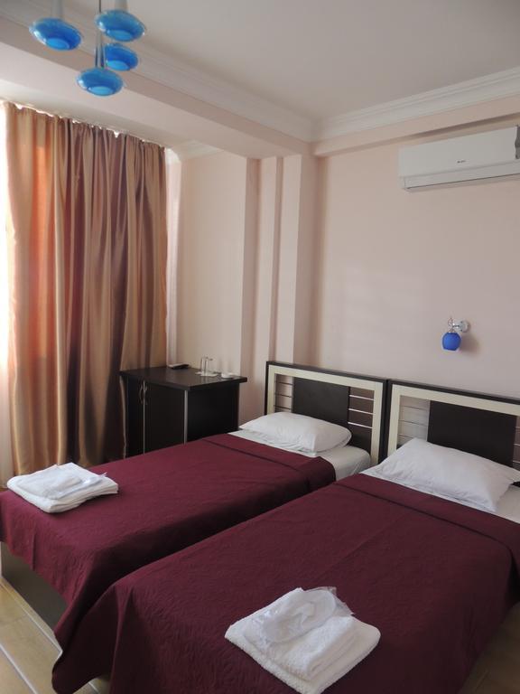 Hotel "Premium Palace" Batumi Exterior photo