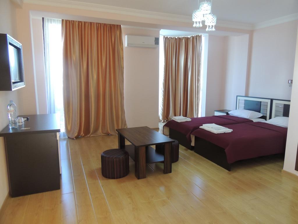 Hotel "Premium Palace" Batumi Exterior photo